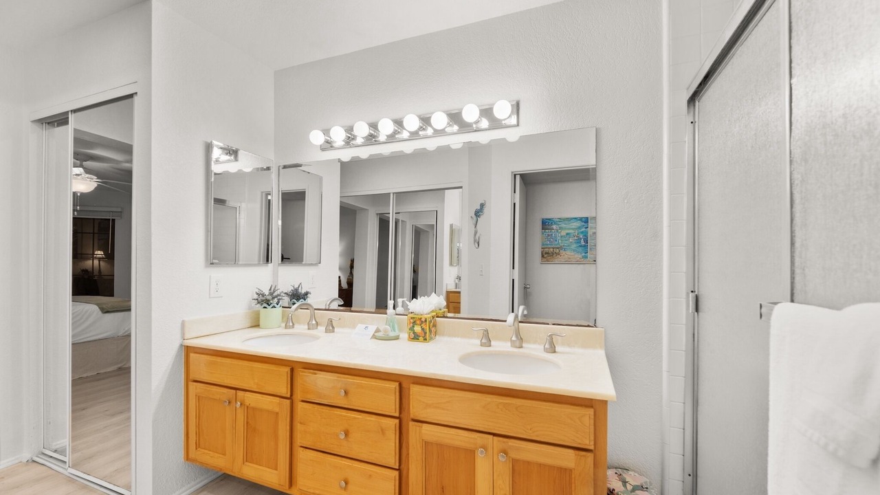 Photo of Bathroom in Oxnard Shores