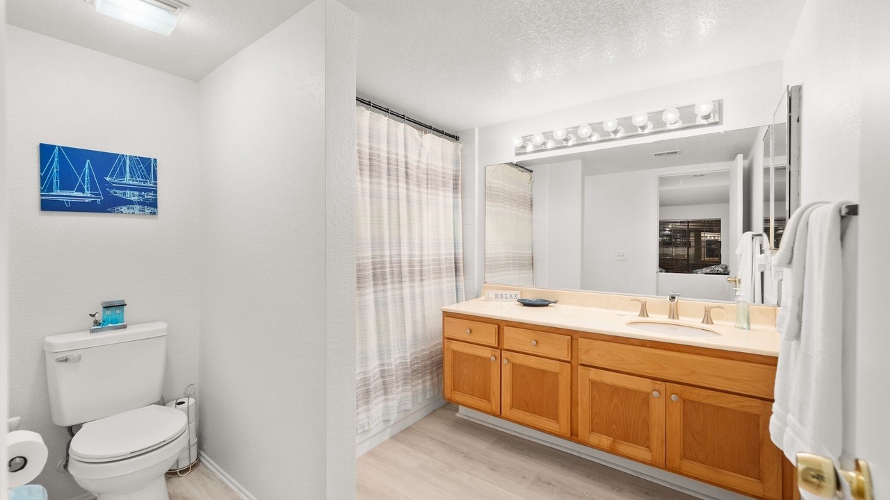Photo of Bathroom in Oxnard Shores