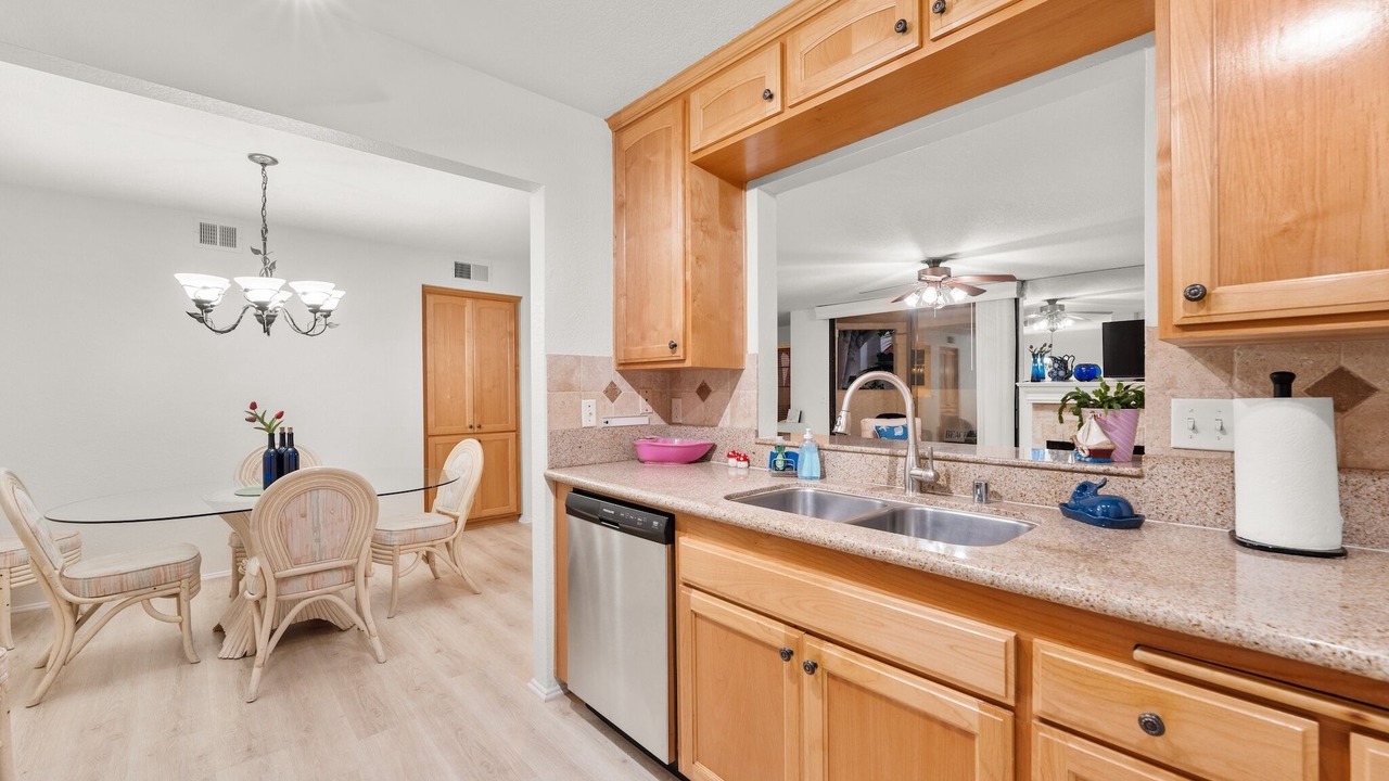 Photo of Kitchen in Oxnard Shores