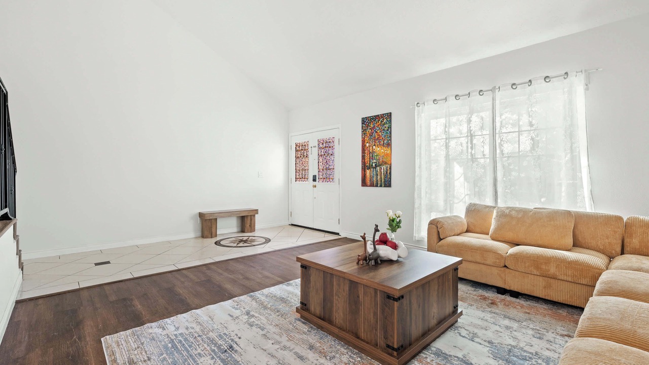 Photo of Livingroom in Norwalk