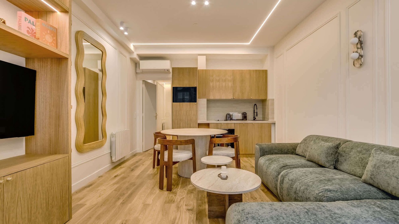 Photo of Livingroom in Quartier de l'Ecole-Militaire