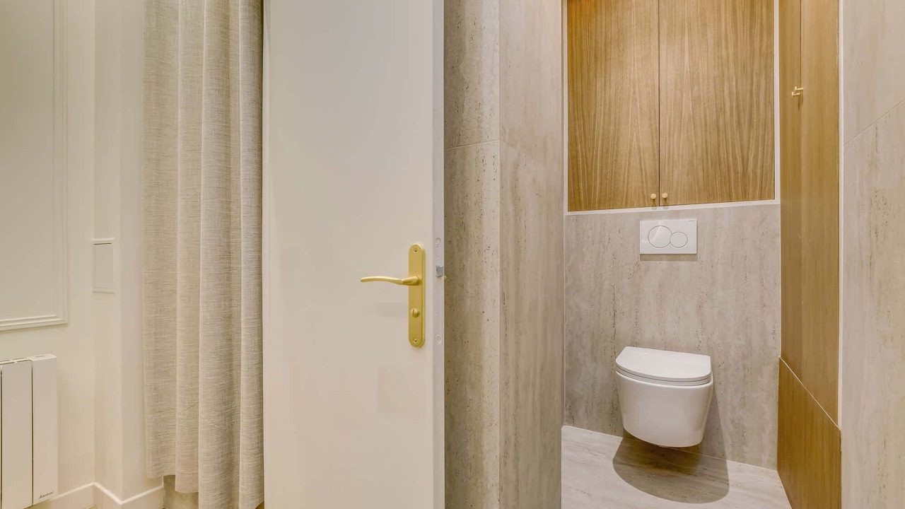 Photo of Bathroom in Quartier de l'Ecole-Militaire