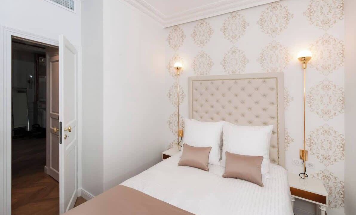 Photo of Bedroom in Champs-Elysees