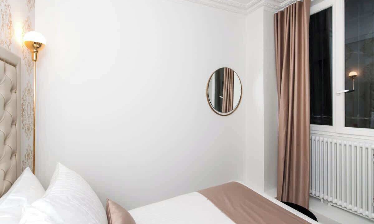 Photo of Bedroom in Champs-Elysees