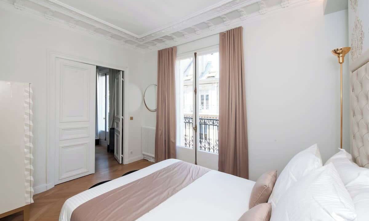 Photo of Bedroom in Champs-Elysees