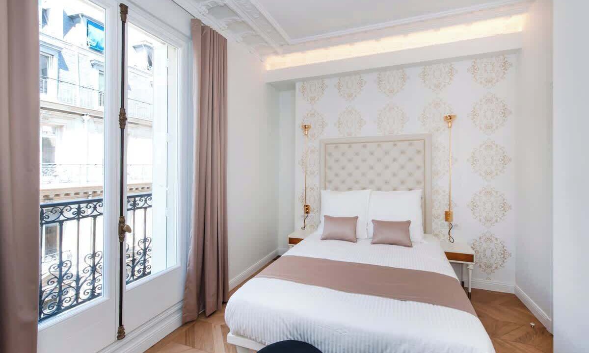 Photo of Bedroom in Champs-Elysees