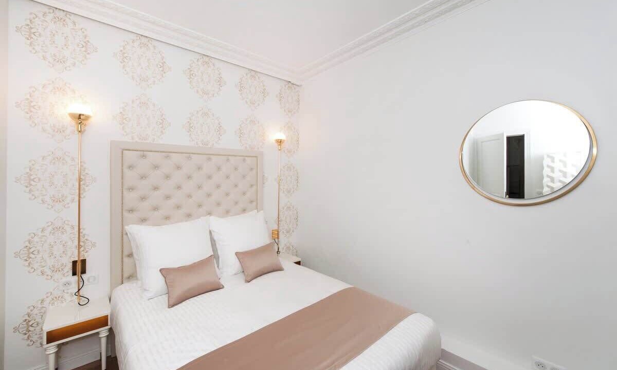 Photo of Bedroom in Champs-Elysees