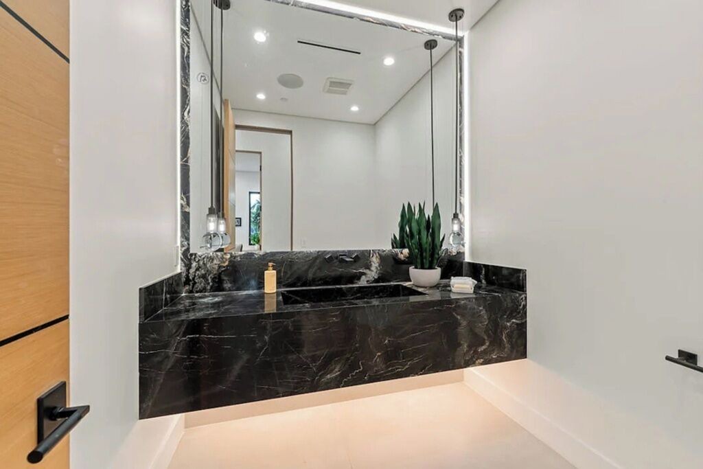 Photo of Bathroom in North Hollywood