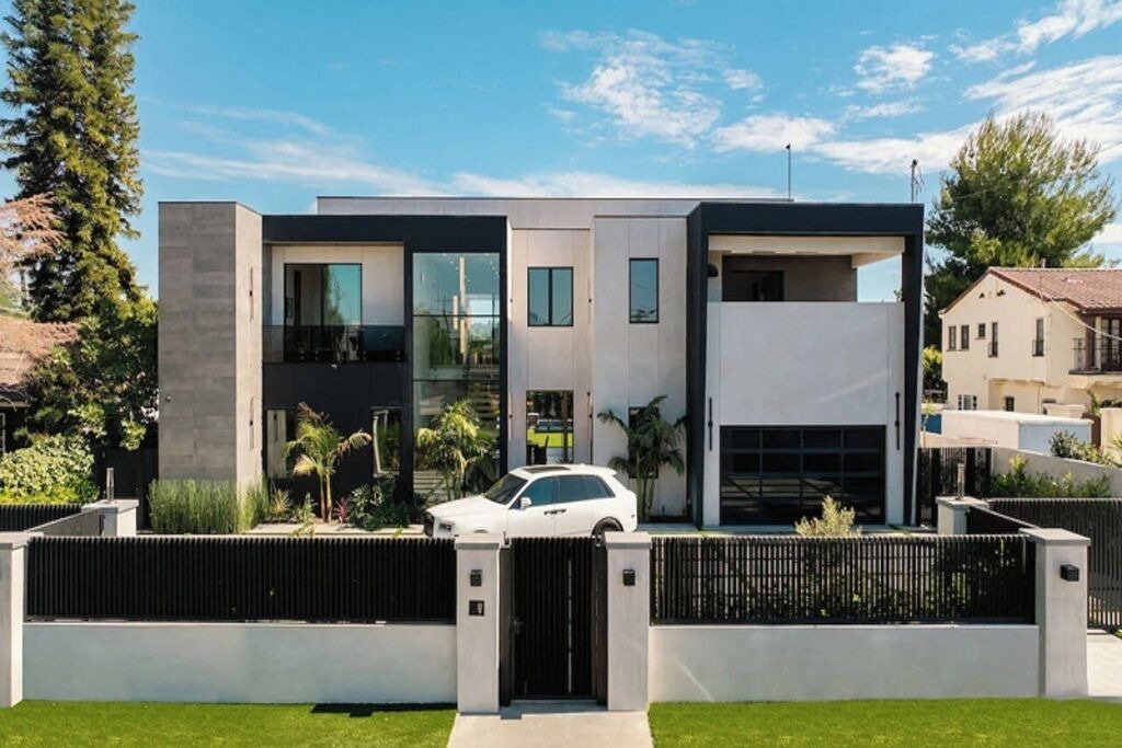 Photo of Outdoor in North Hollywood