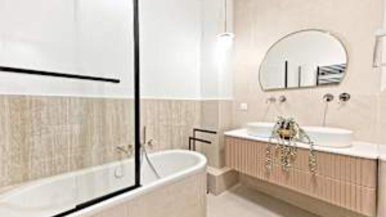 Photo of Bathroom in Quartier de la Plaine-de-Monceaux