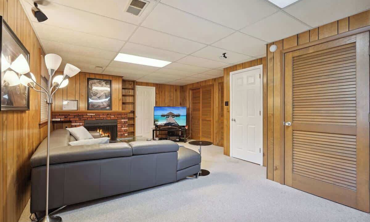 Photo of Livingroom in McLean