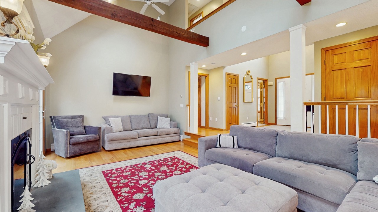 Photo of Livingroom in West Falmouth