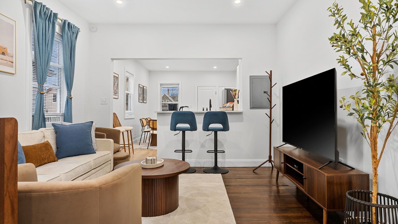 Photo of Livingroom in Somerville