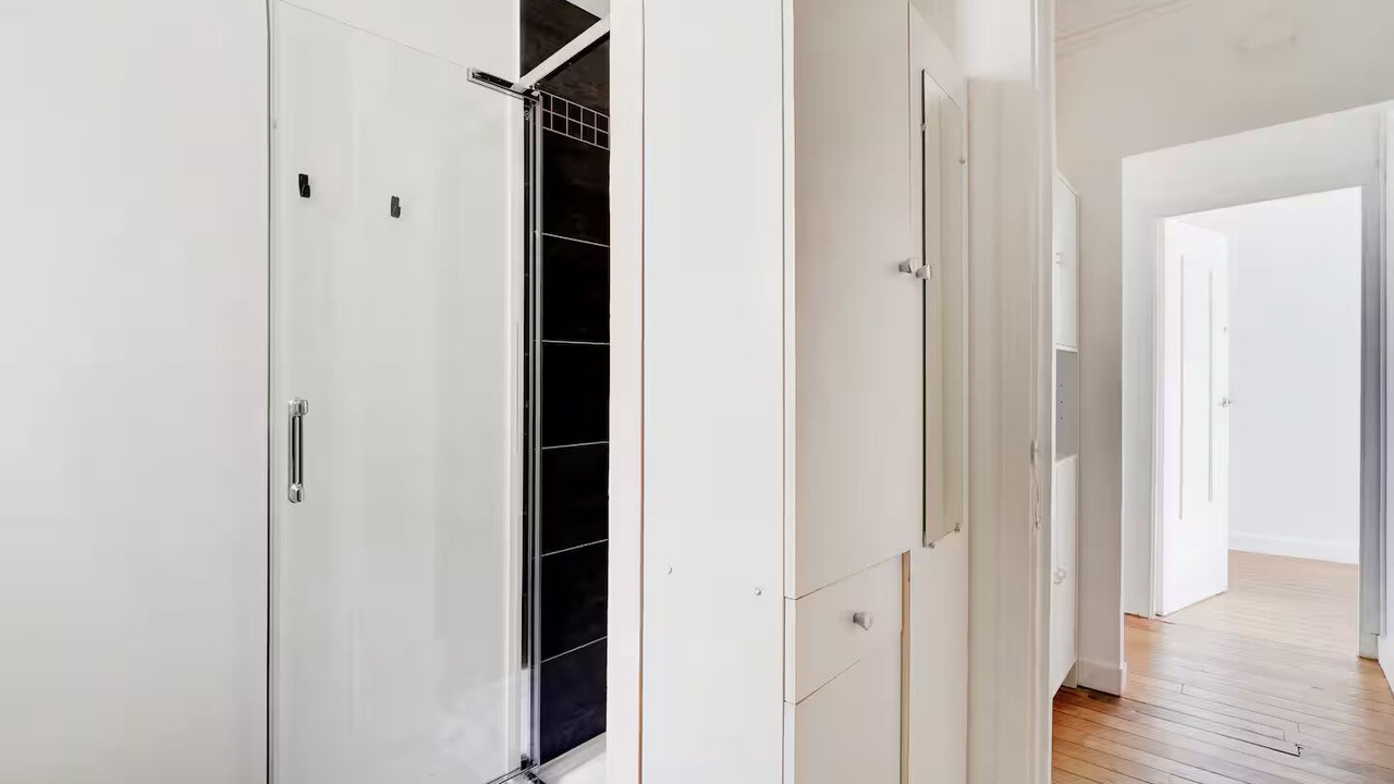 Photo of Bathroom in Notre-Dame-des-Champs