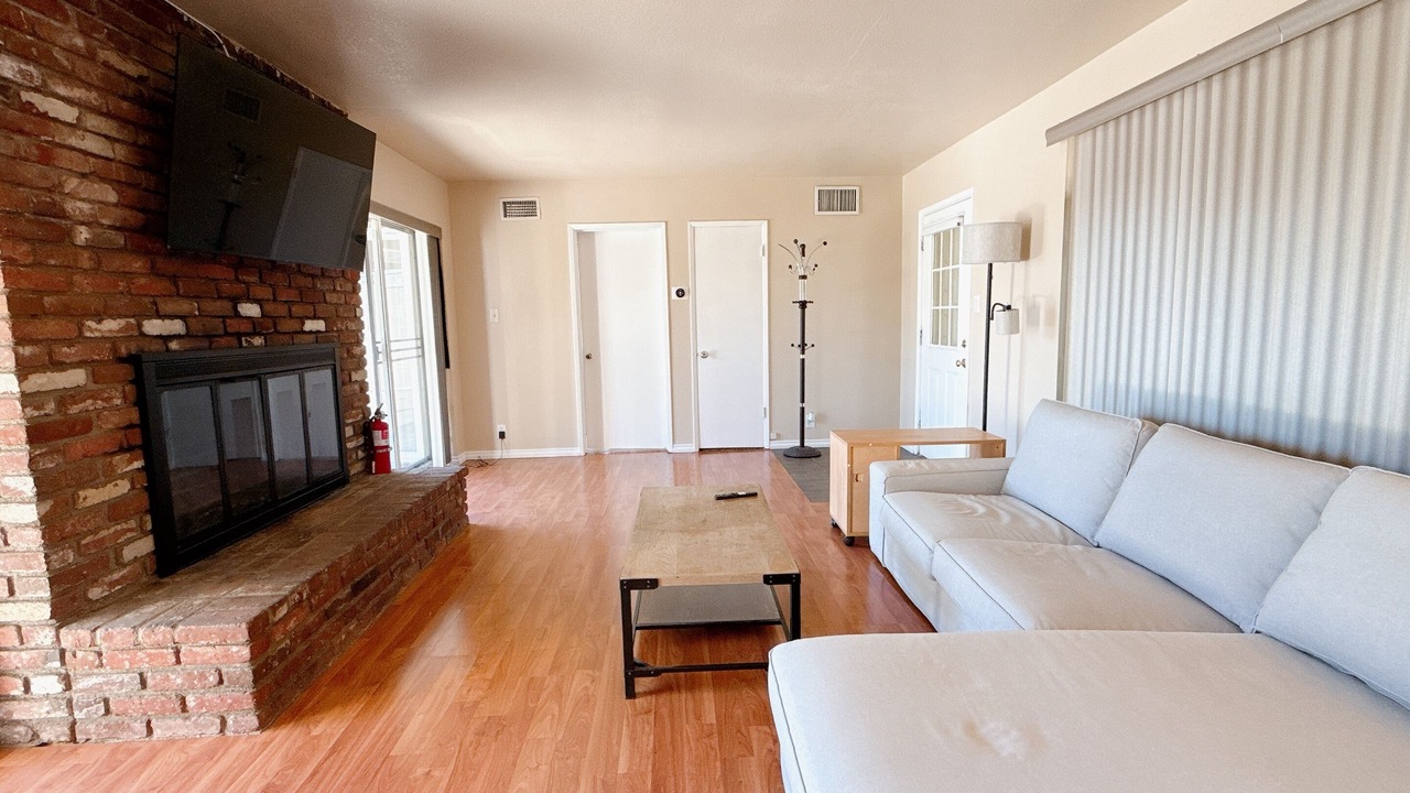 Photo of Livingroom in Duarte