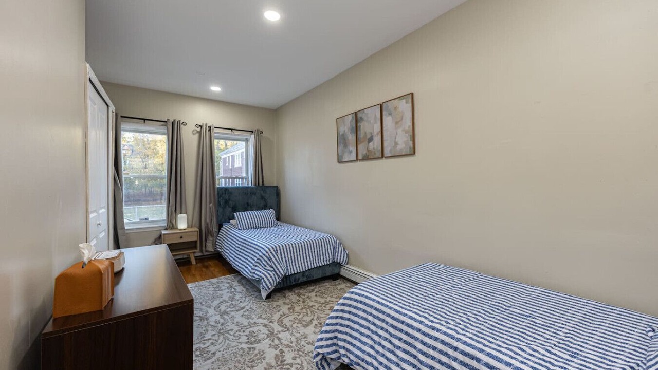 Photo of Bedroom in Roxbury