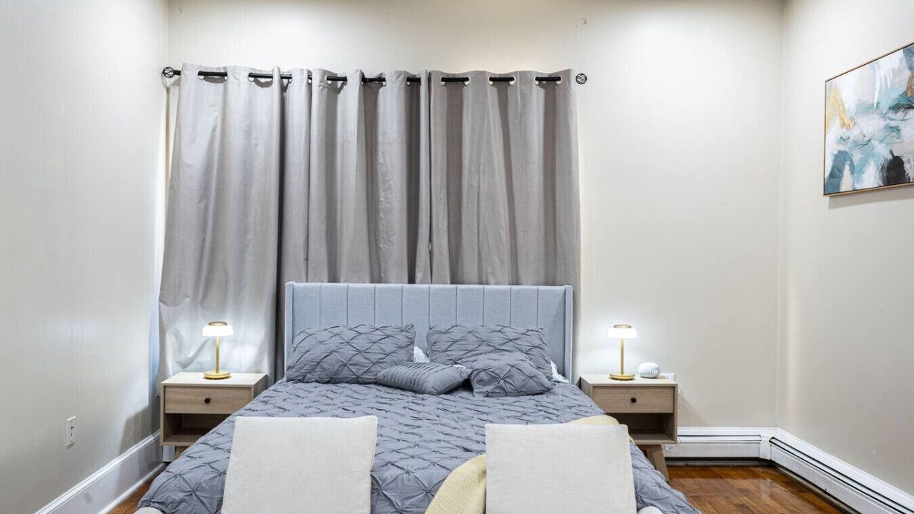 Photo of Bedroom in Roxbury