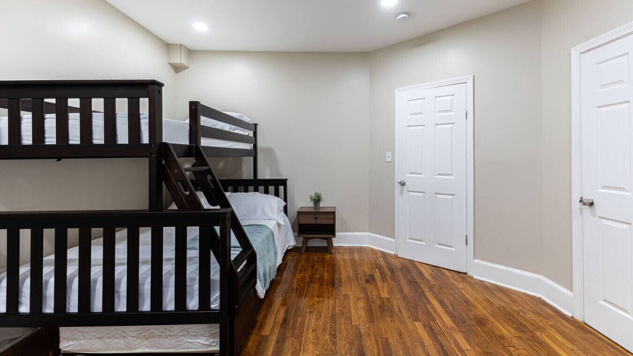 Photo of Bedroom in Roxbury