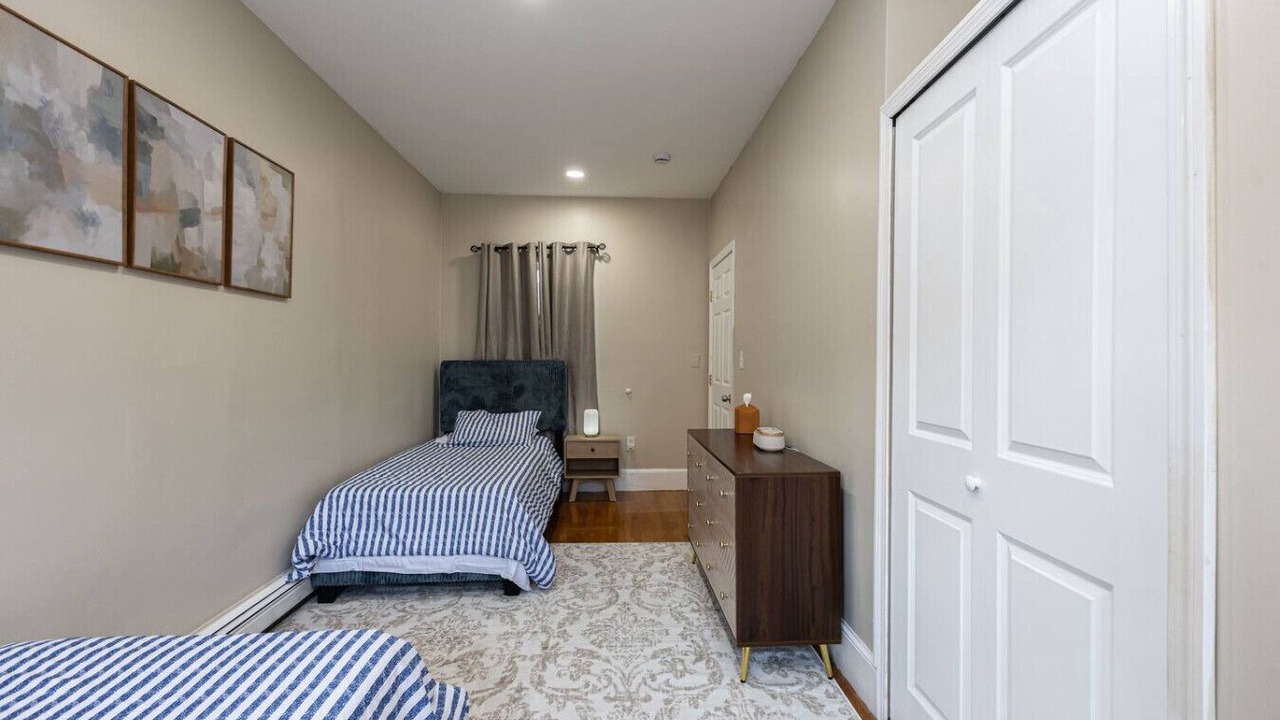 Photo of Bedroom in Roxbury