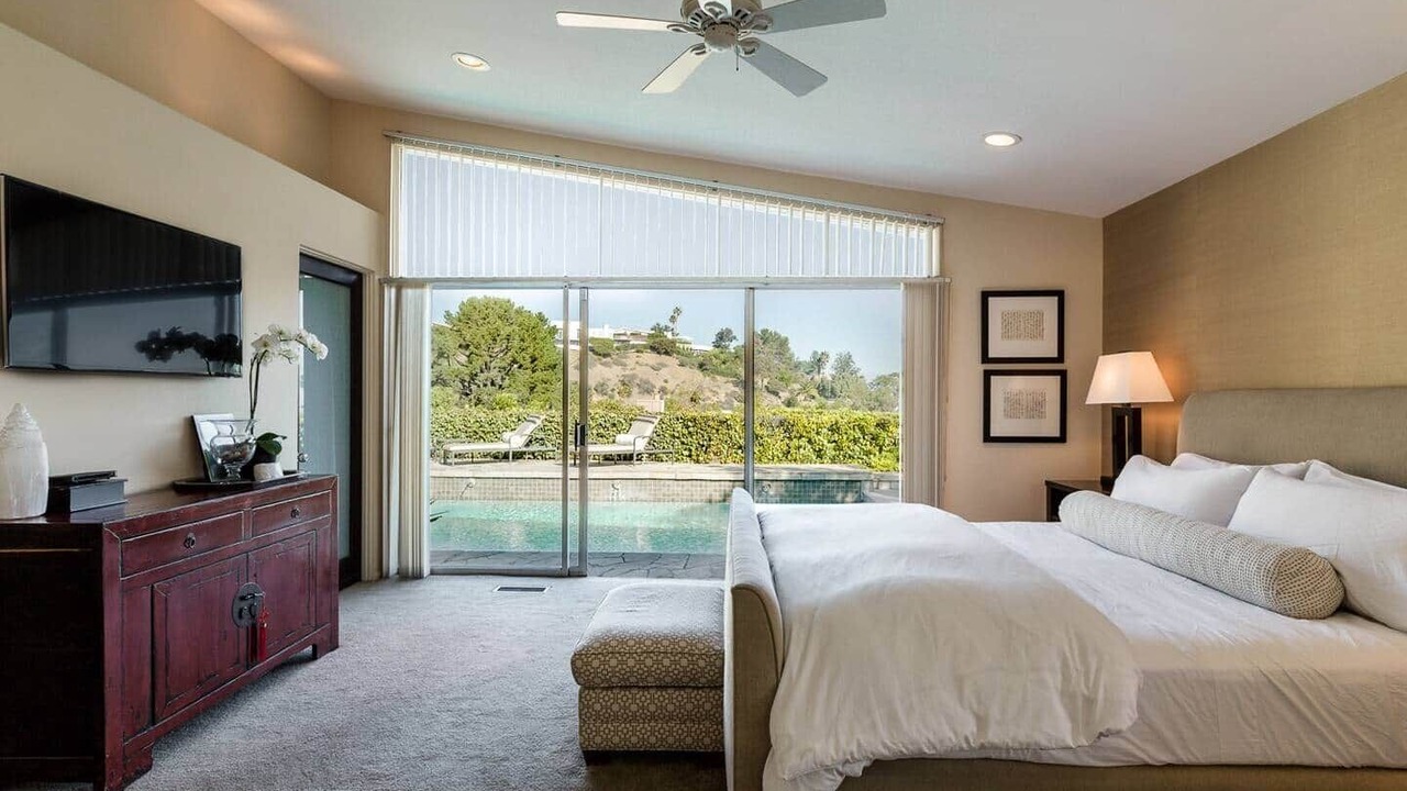 Photo of Others in Hollywood Hills West