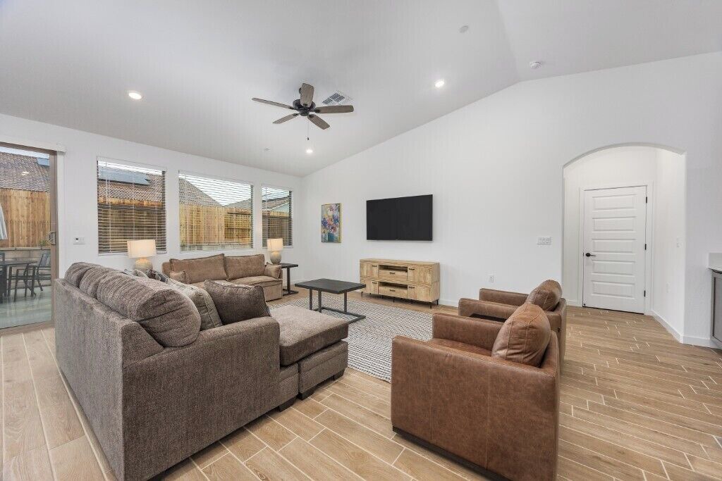 Photo of Livingroom in Pumpkin Center