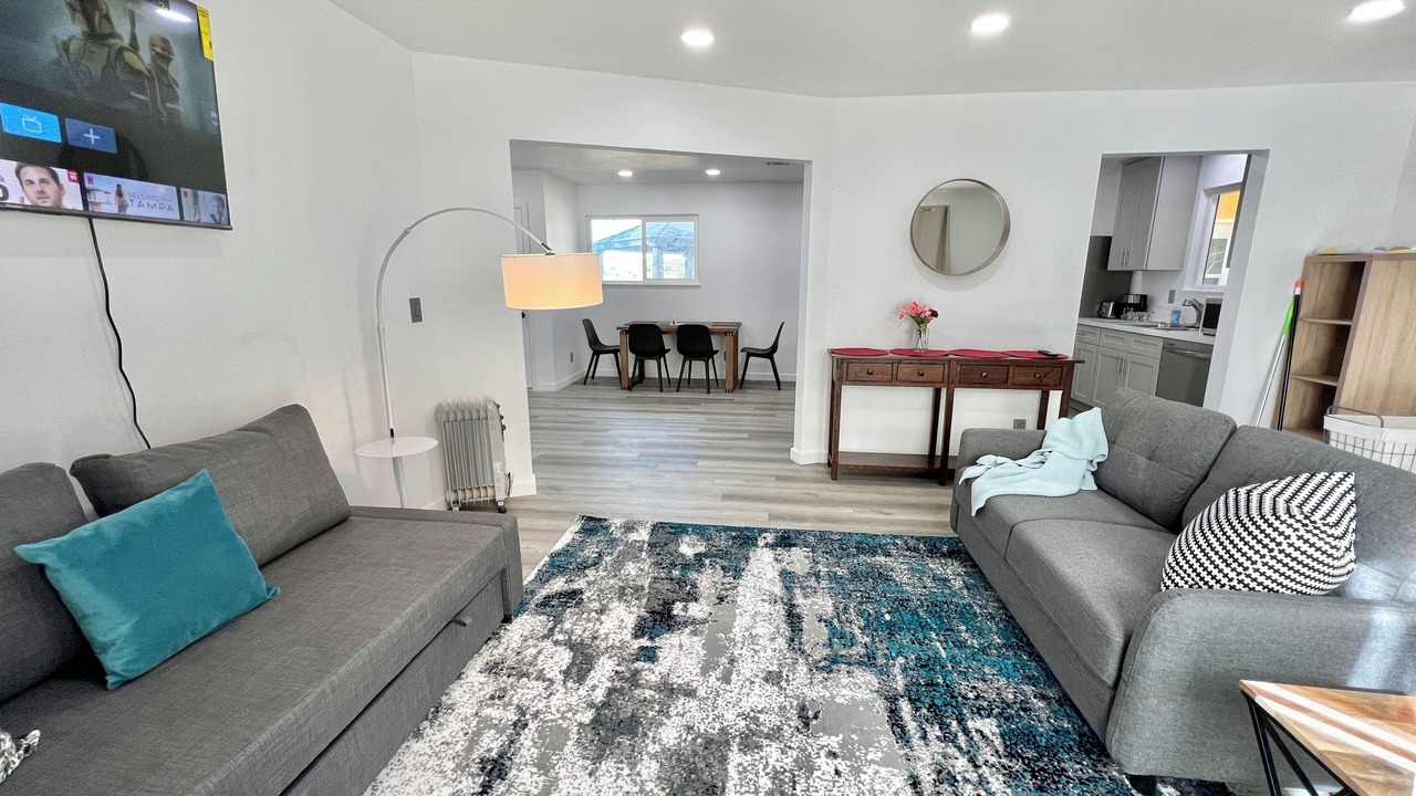Photo of Livingroom in Thousand Oaks