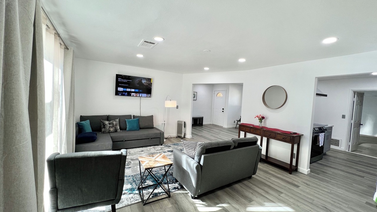 Photo of Livingroom in Thousand Oaks
