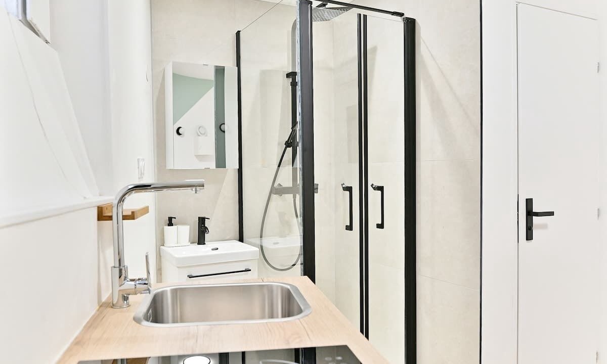 Photo of Bathroom in Quartier de la Plaine-de-Monceaux