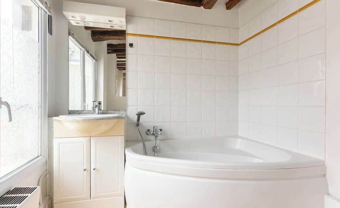 Photo of Bathroom in 6th Arrondissement