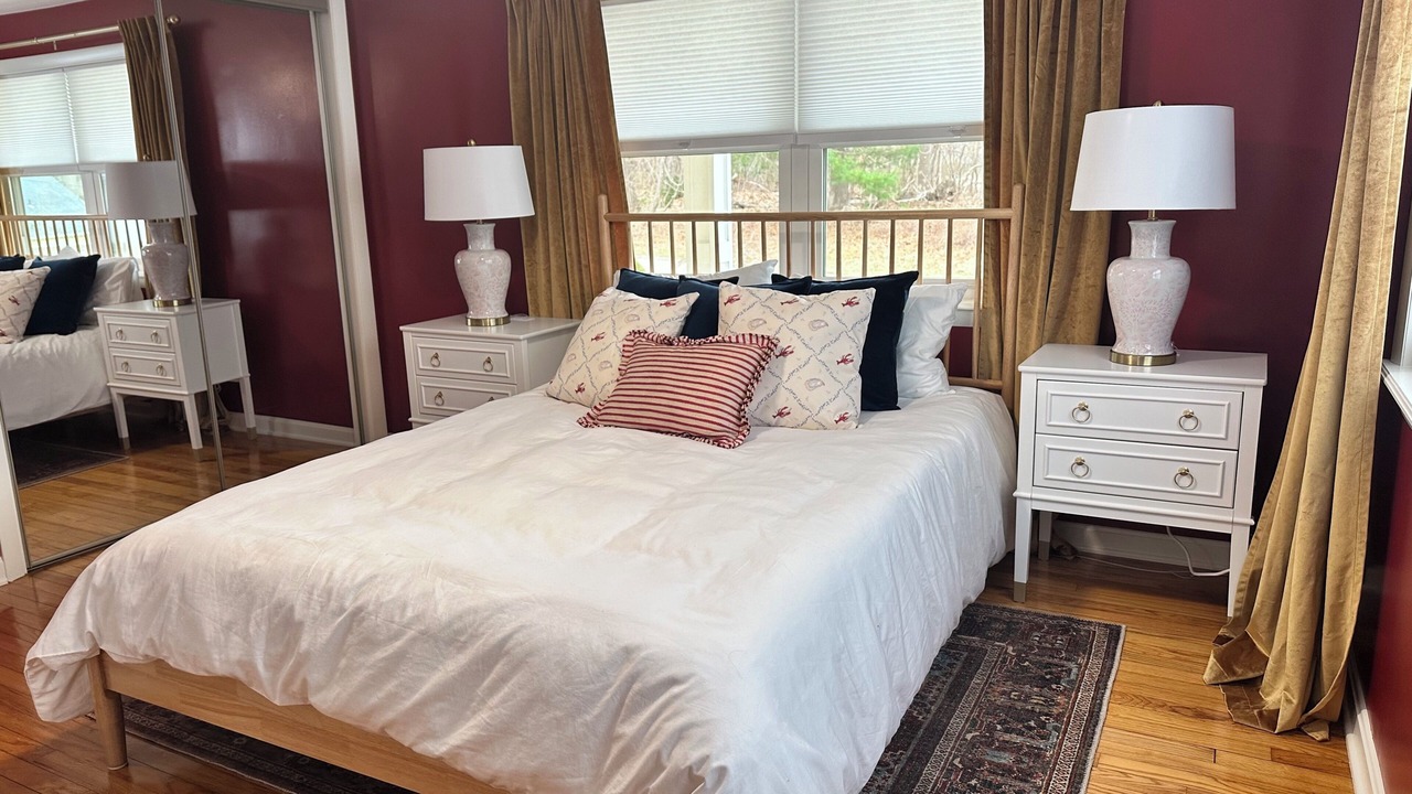 Photo of Bedroom in Saunderstown