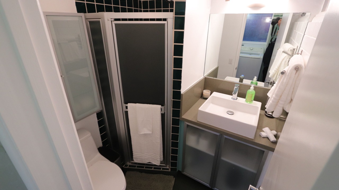 Photo of Bathroom in Hollywoodland