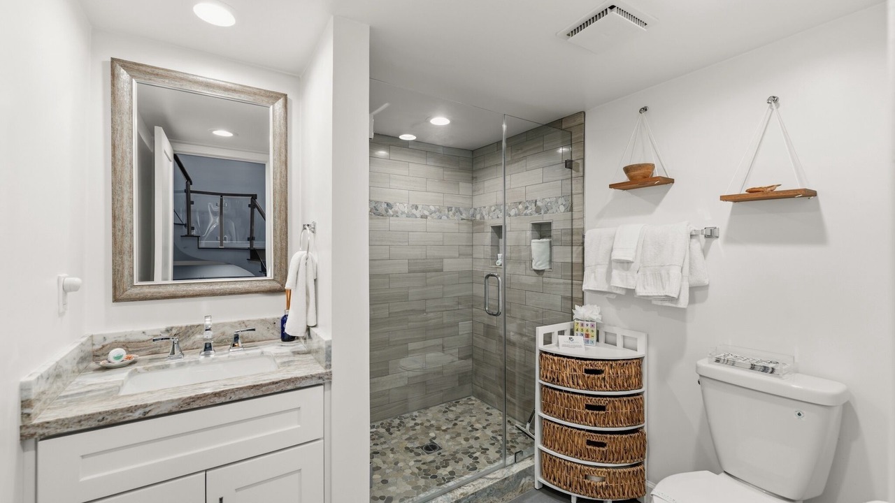 Photo of Bathroom in Oxnard Shores