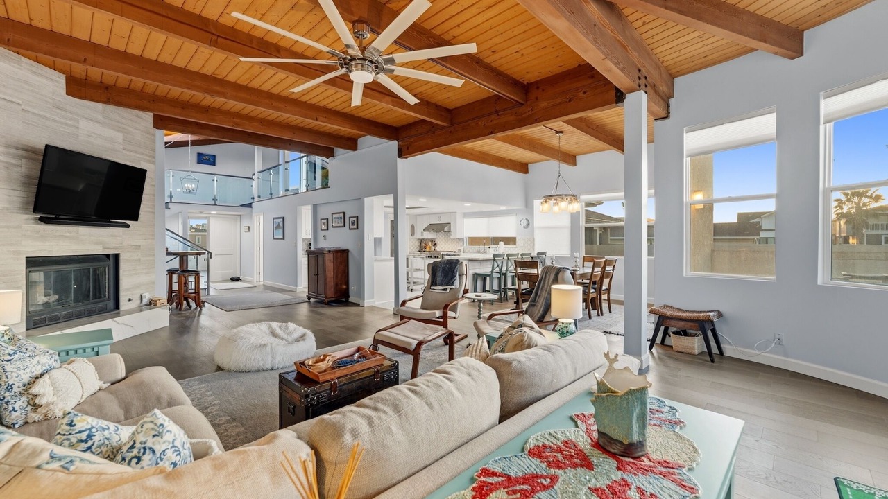 Photo of Livingroom in Oxnard Shores