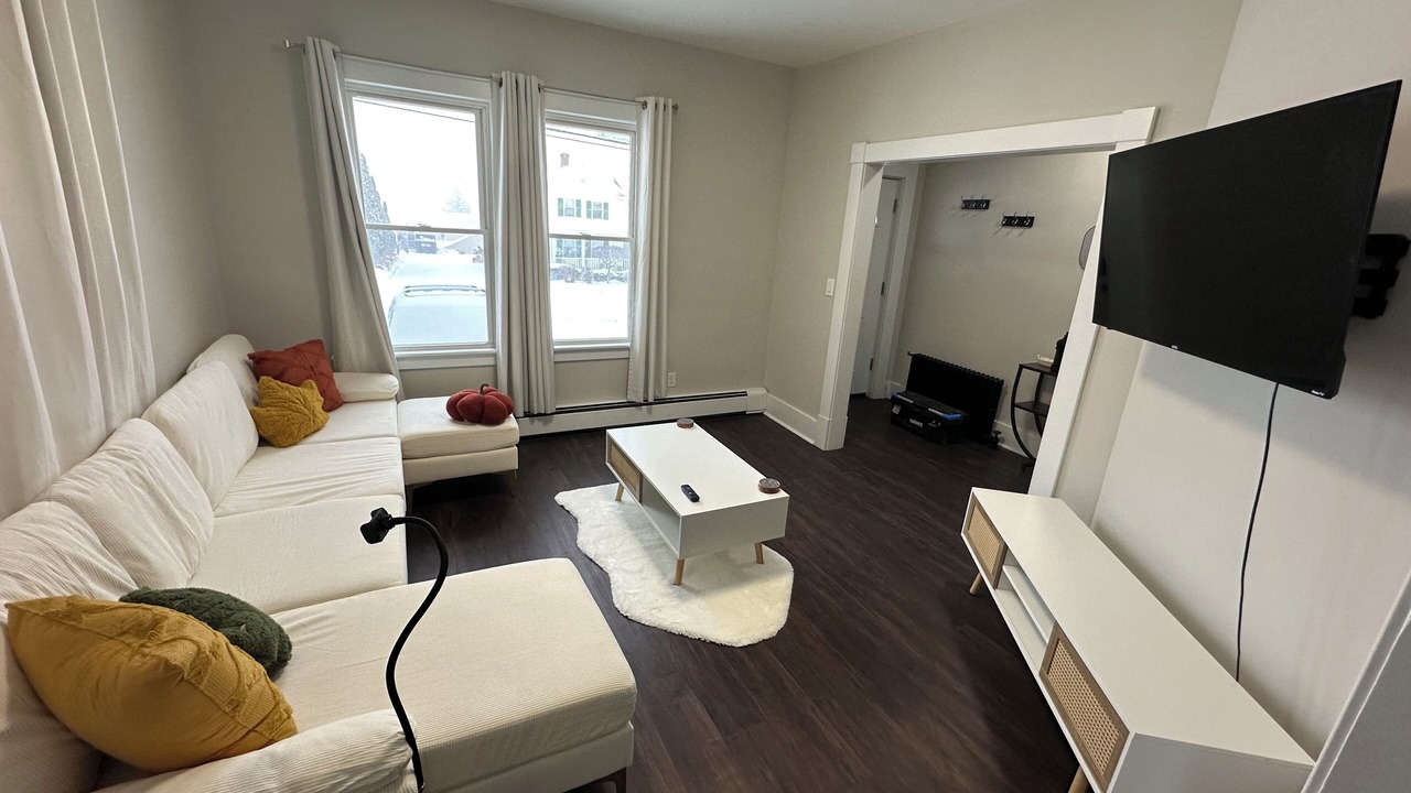 Photo of Livingroom in Pittsfield