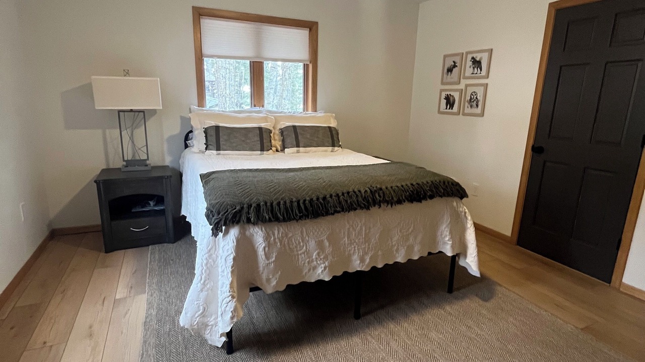Photo of Bedroom in Longville
