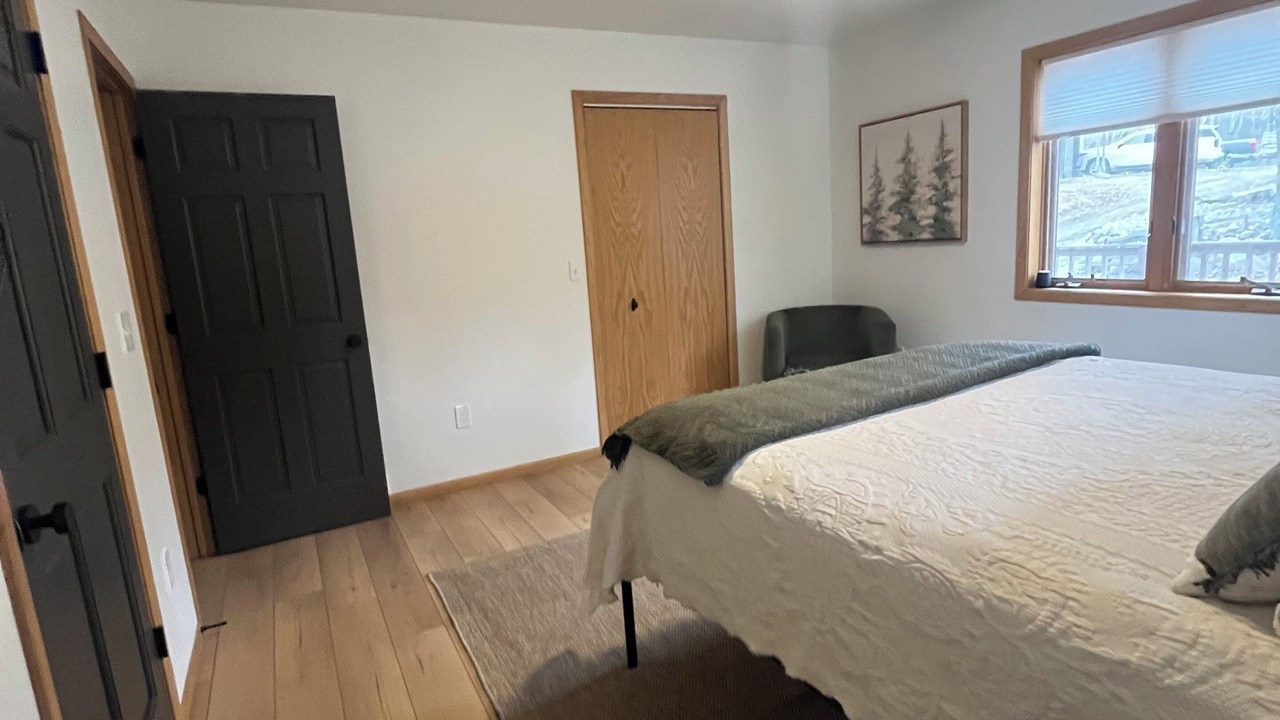 Photo of Bedroom in Longville