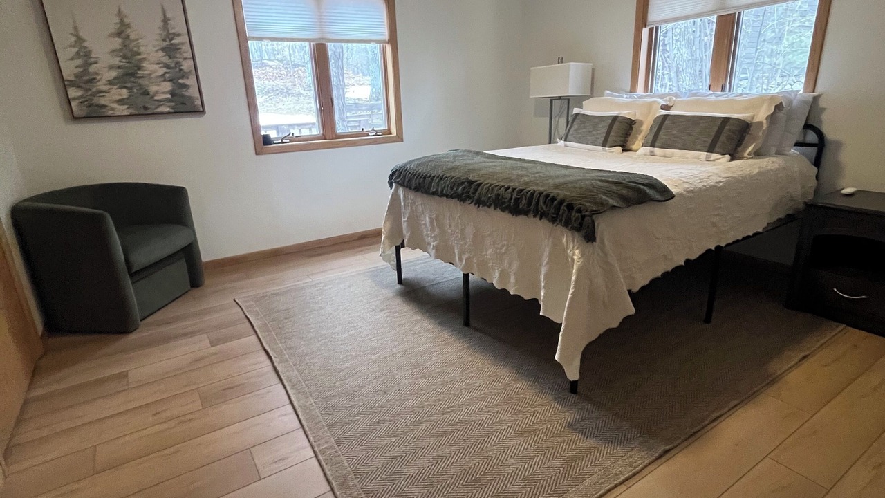 Photo of Bedroom in Longville
