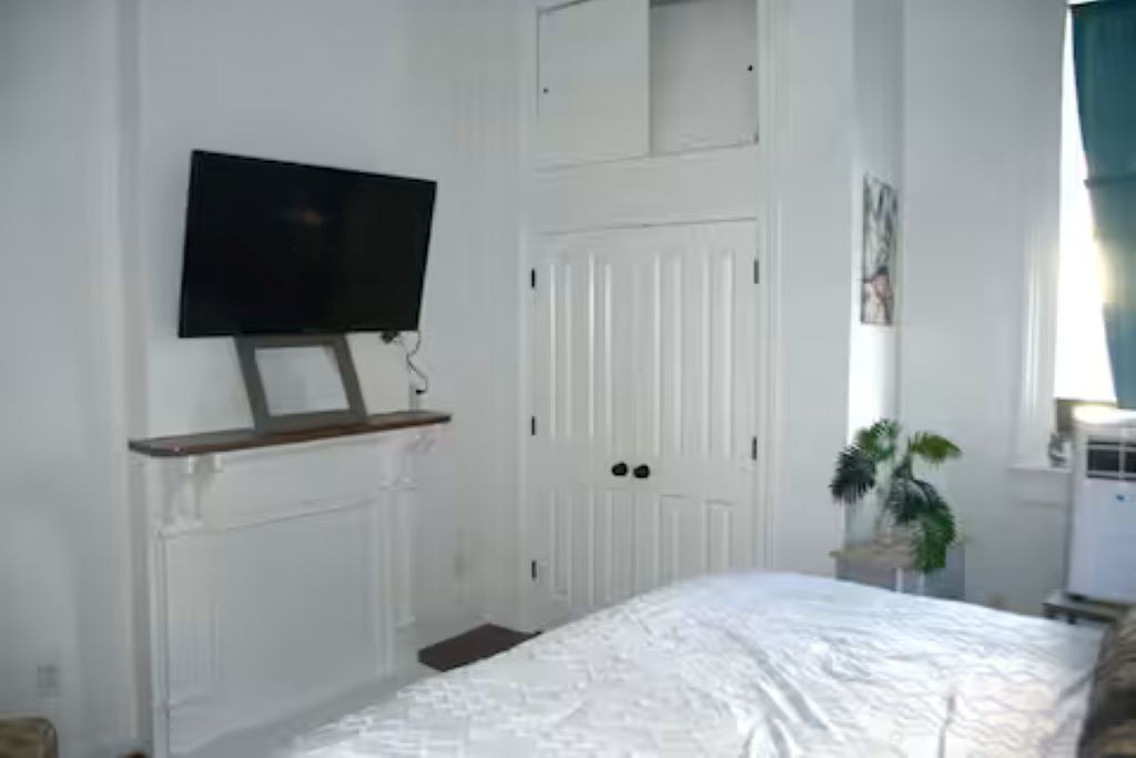 Photo of Bedroom in Mid-City