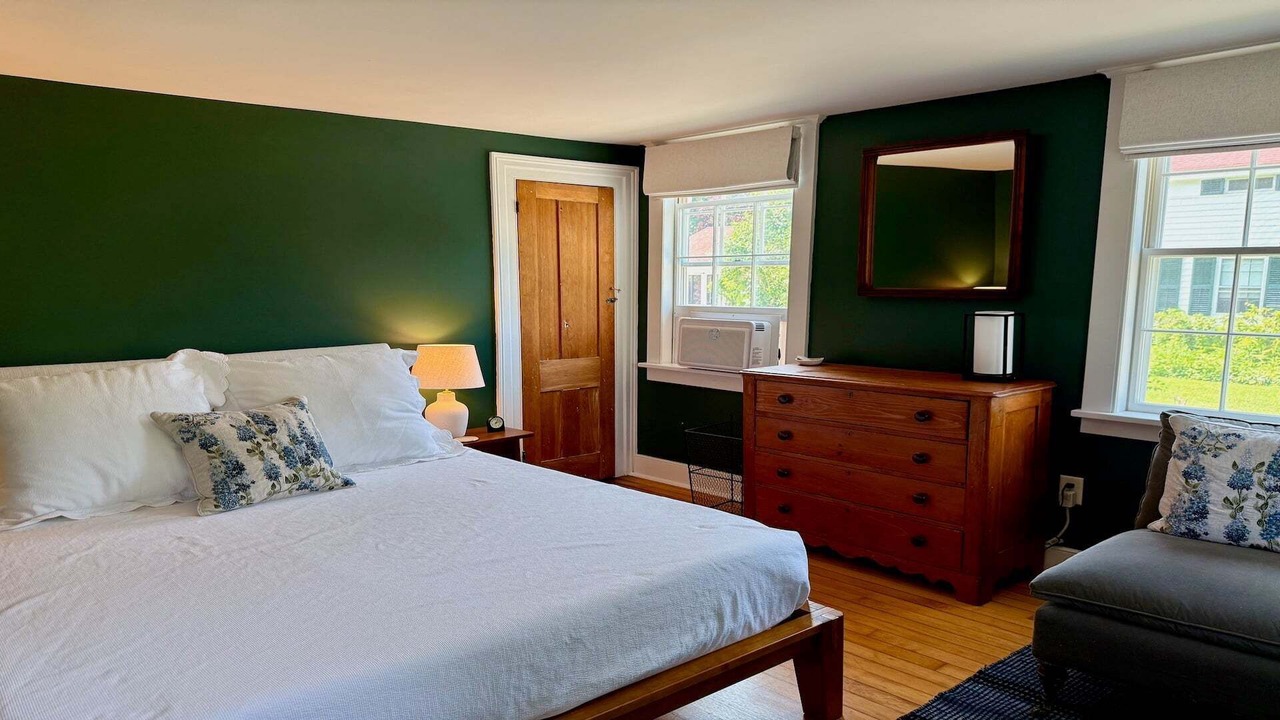 Photo of Bedroom in West Stockbridge