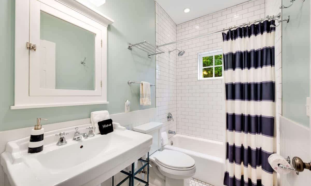 Photo of Bathroom in Gills Rock