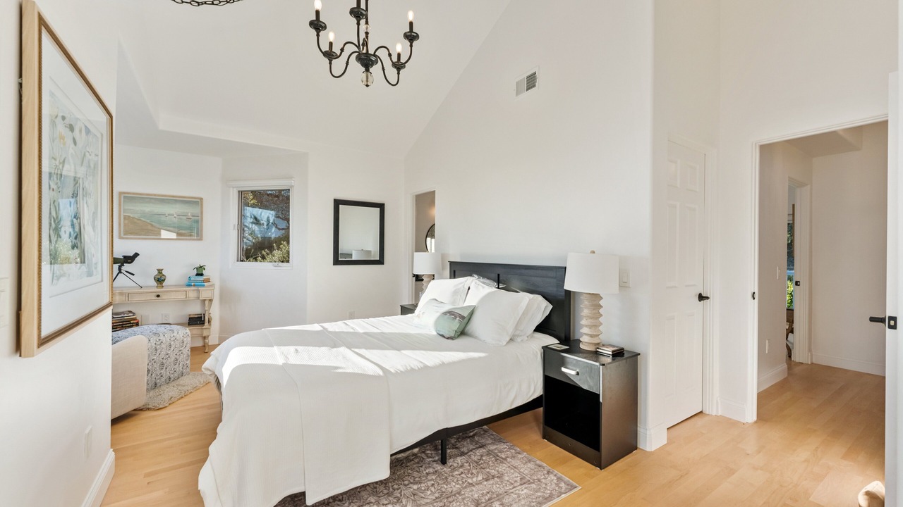 Photo of Bedroom in Summerland