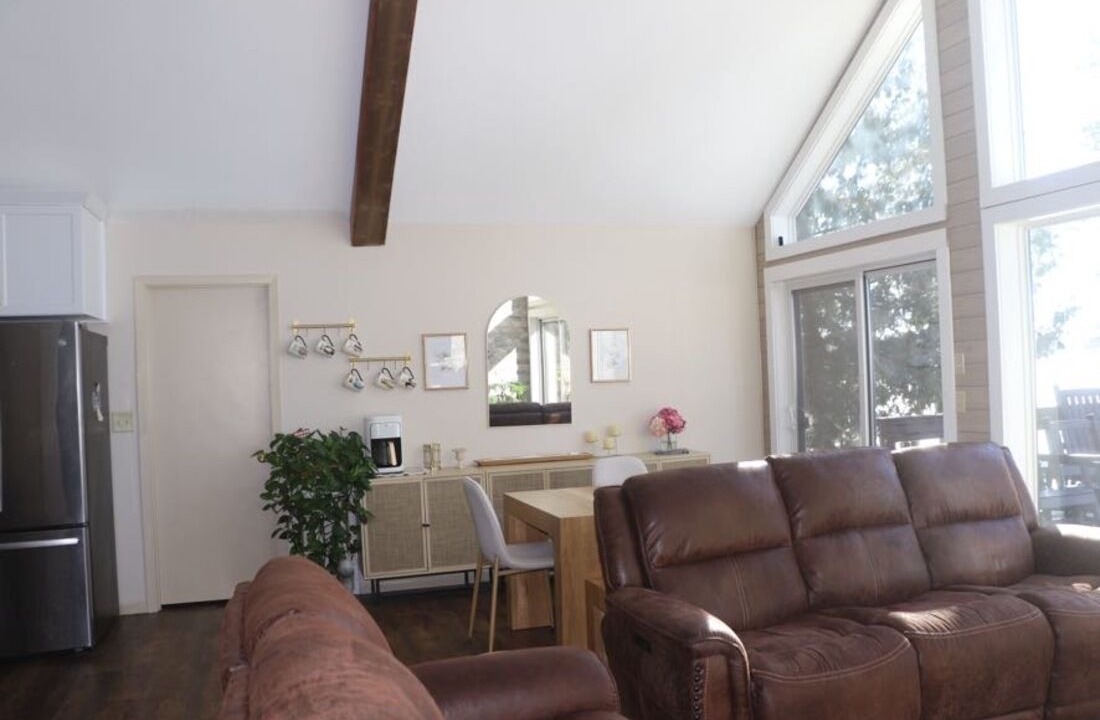 Photo of Livingroom in Chickamaw Beach