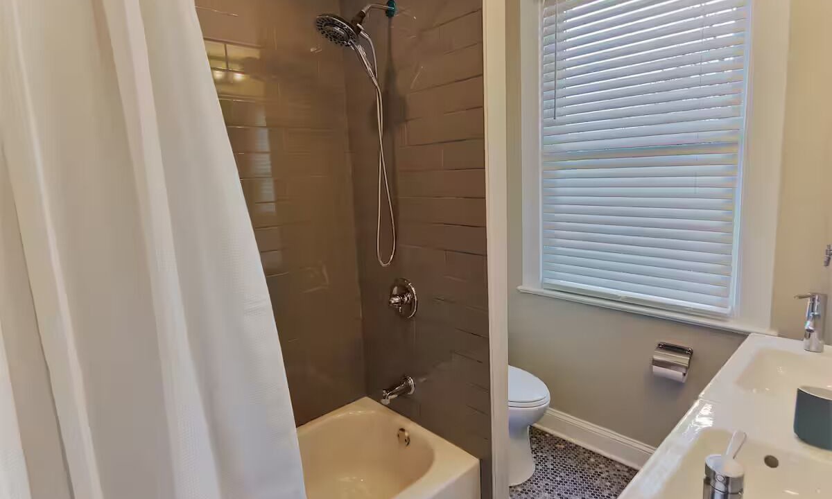 Photo of Bathroom in Anacostia