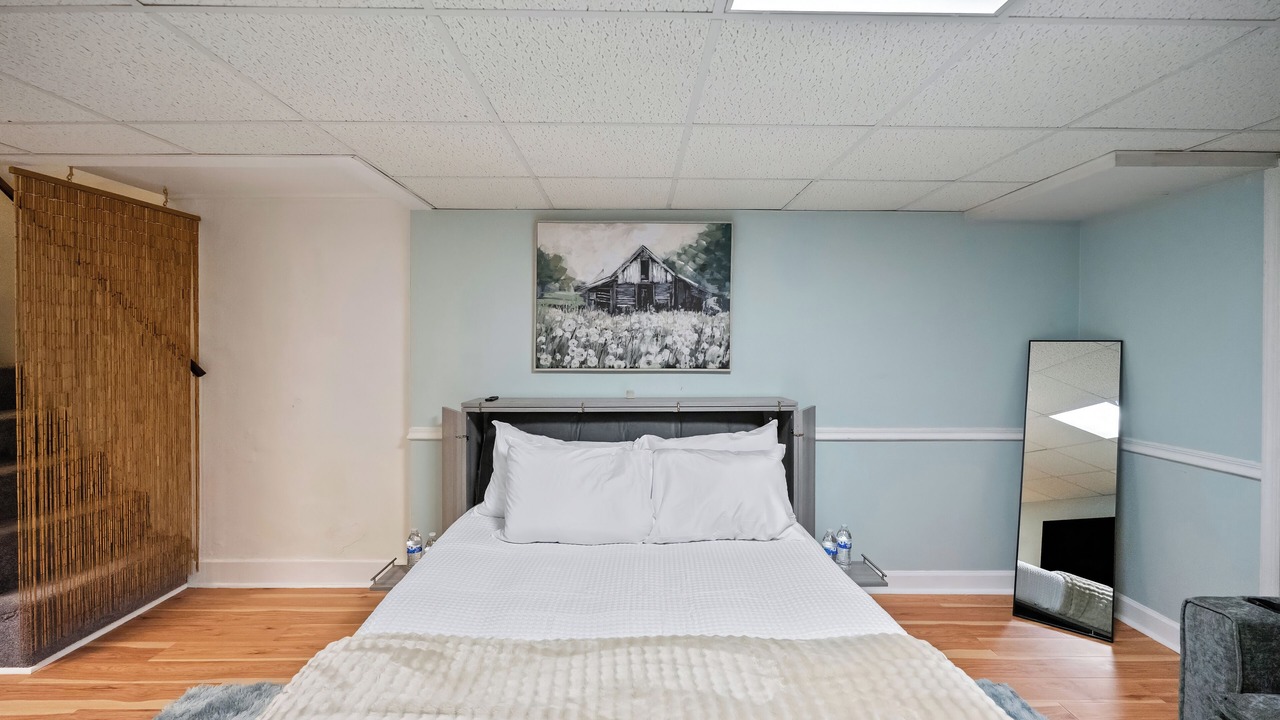 Photo of Bedroom in Downtown Baltimore
