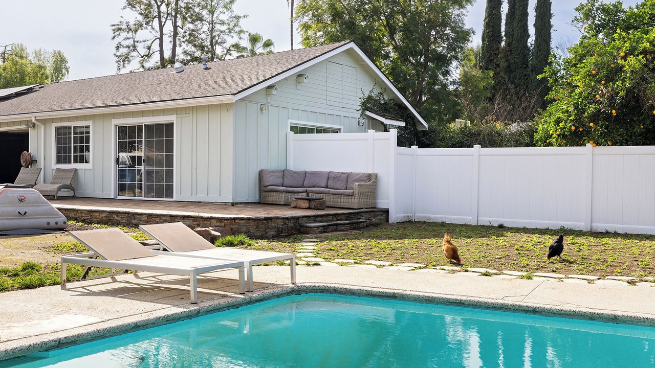 Photo of Outdoor in Woodland Hills