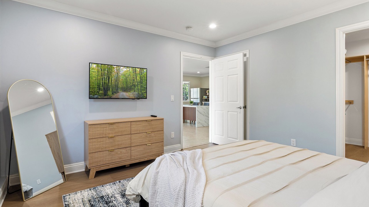 Photo of Bedroom in Woodland Hills