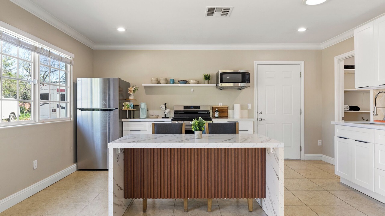Photo of Kitchen in Woodland Hills