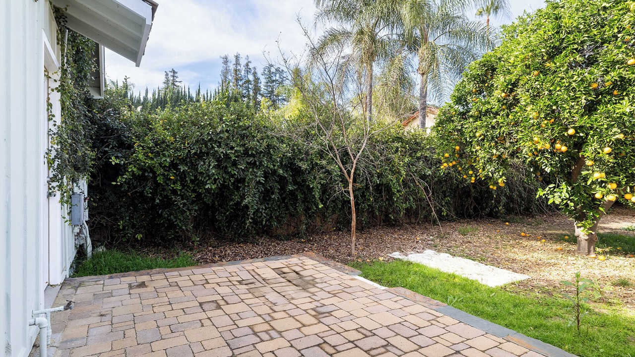 Photo of Outdoor in Woodland Hills