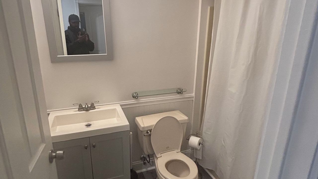 Photo of Bathroom in Newark