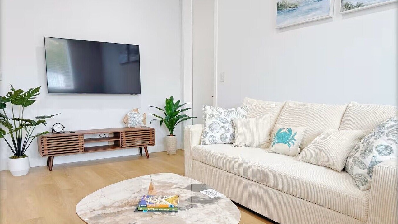 Photo of Livingroom in East Pasadena